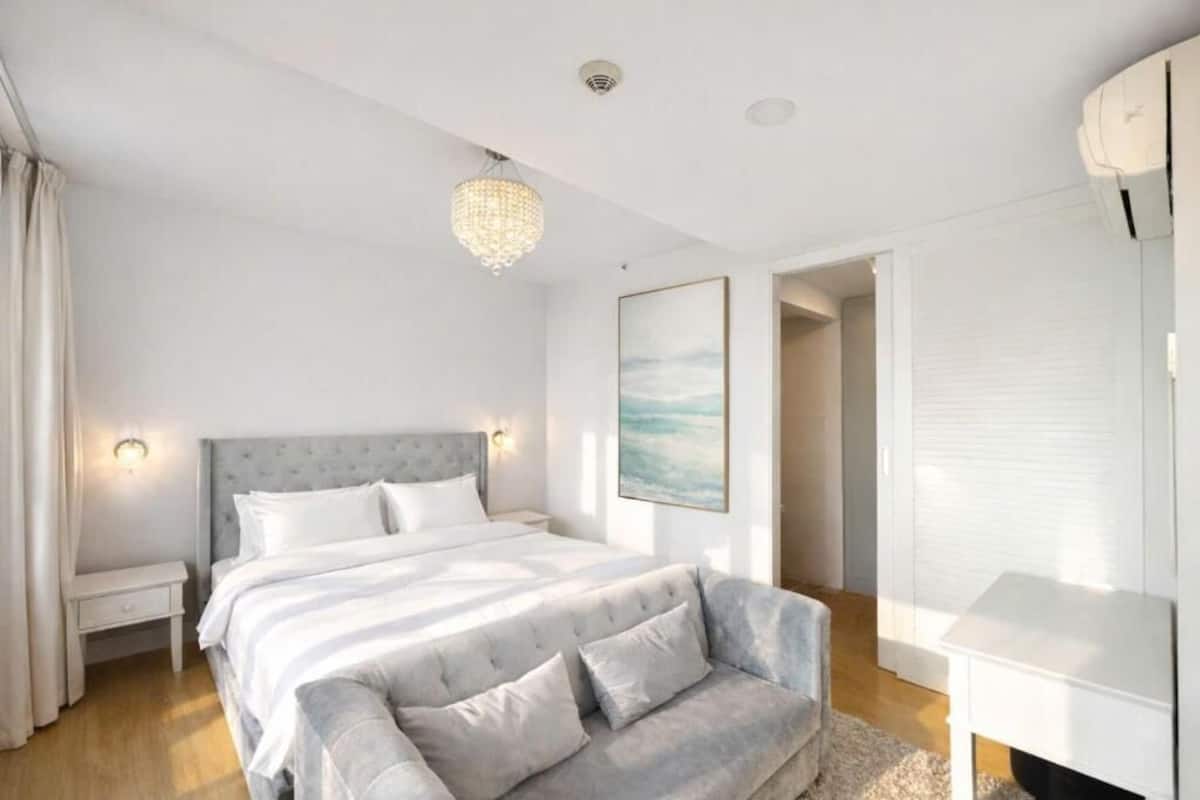 Premium-Apartment, 3 Schlafzimmer, Balkon | Schallisolierte Zimmer, kostenloses WLAN