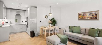 Stylish 2BR Marlow Stay + Parking - By Tempstay