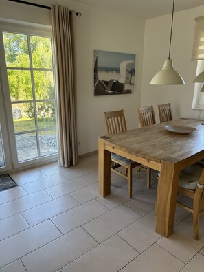 Dining - Blauer Peter Luxury Vacation Home with Fireplace and Sauna on Usedom (Zempin)