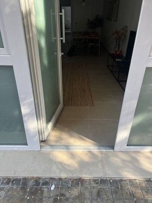 Exterior detail - Modern Apartment with Patio & Two Bathrooms (València)