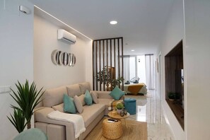 Living area - Modern Apartment with Two Terraces (Valencia)