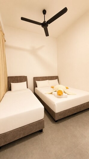 Iron/ironing board, WiFi, bed sheets - Spacious 3-bedroom Mountain View Apartment in Langkawi (Langkawi)