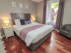 2 bedrooms, WiFi (free), individually decorated, individually furnished - 1 St. Catherines Cottages (Perth)