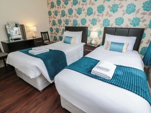 3 bedrooms, individually decorated, individually furnished, free WiFi - Cliff View (Perth)