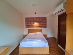 10 Schlafzimmer, Bügeleisen/Bügelbrett, WLAN, Bettwäsche