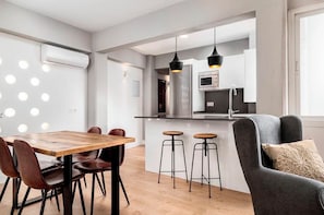 Deluxe-Apartment, 2 Schlafzimmer, Nichtraucher | Speisen