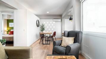 Deluxe Apartment, 2 Bedrooms, Non Smoking | Ruang tamu