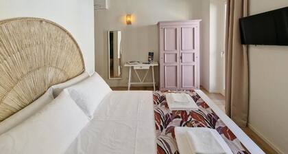 Pola Rooms Guesthouse