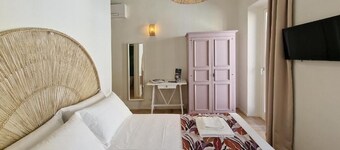 Pola Rooms Guesthouse