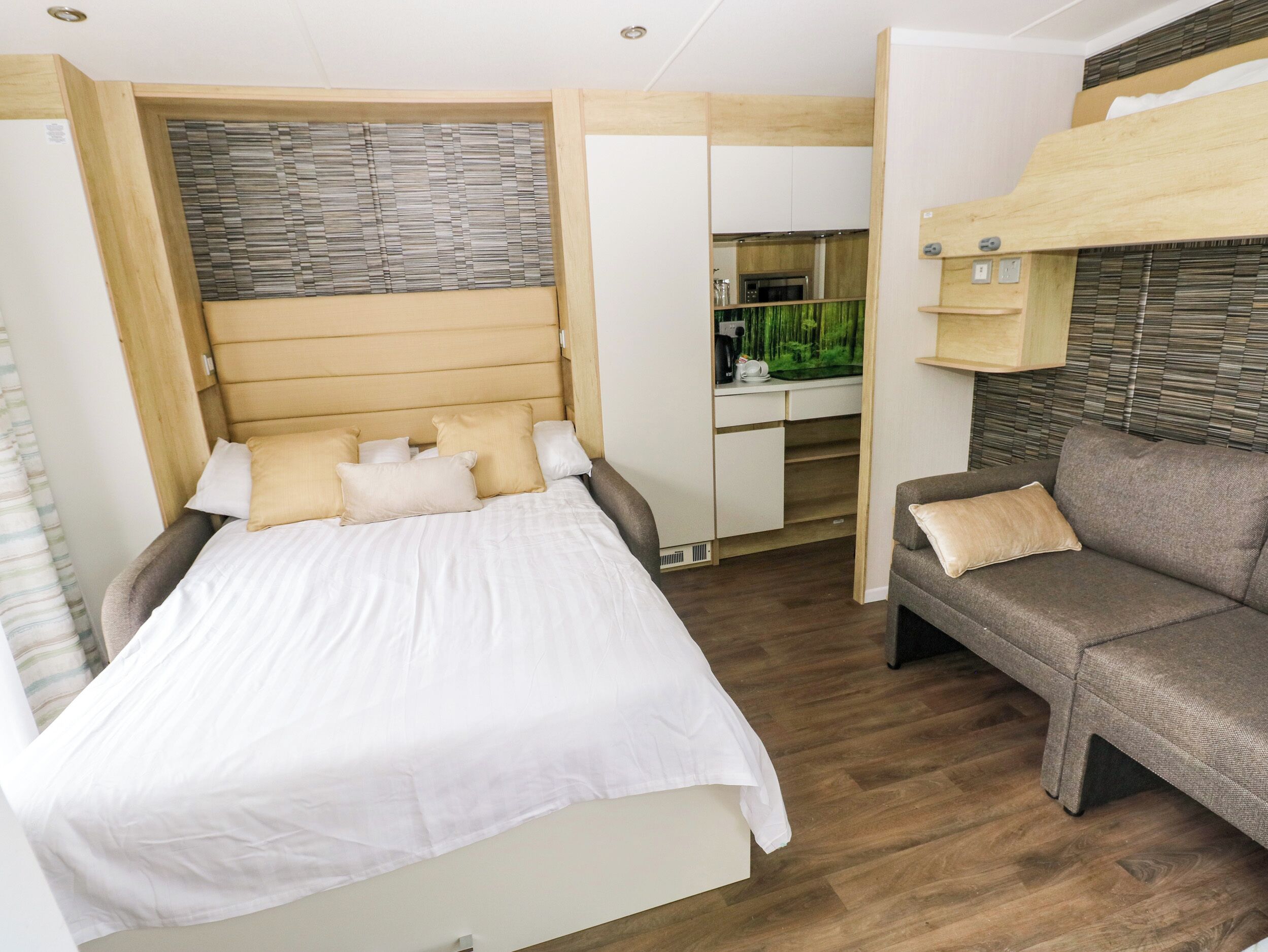 2 bedrooms, WiFi (free), individually decorated, individually furnished