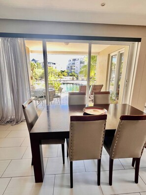 Apartment, 2 Schlafzimmer, barrierefrei, Raucher | Esszimmer