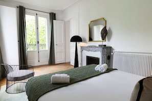 Bügeleisen/Bügelbrett, Reisekinderbett, WLAN, Bettwäsche