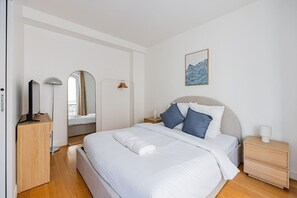 Bügeleisen/Bügelbrett, Reisekinderbett, WLAN, Bettwäsche