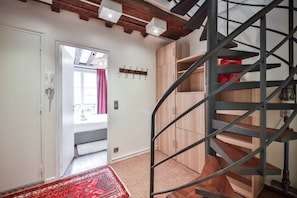 Interior - Typical Parisian Duplex in Le Marais and the Latin Quarter 4 (Paris)