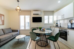 Interior - B1. Two Bedrooms#Champs-Élysées#Arc de Triomphe#AC (Paris)