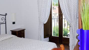 Suite, Balcony, Mountain View