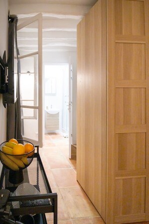 Interior - 11. Studio #Rivoli #Marais #Stpaul #2 people #Paris 4 (Paris)