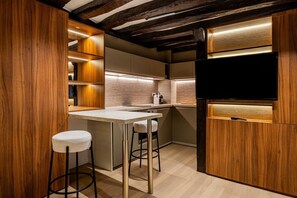 Interior - Studio for 2 People #Île Saint-Louis #Along the Seine, Near Notre Dame (Paris)