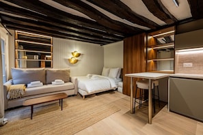 Interior - Studio for 2 People #Île Saint-Louis #Along the Seine, Near Notre Dame (Paris)