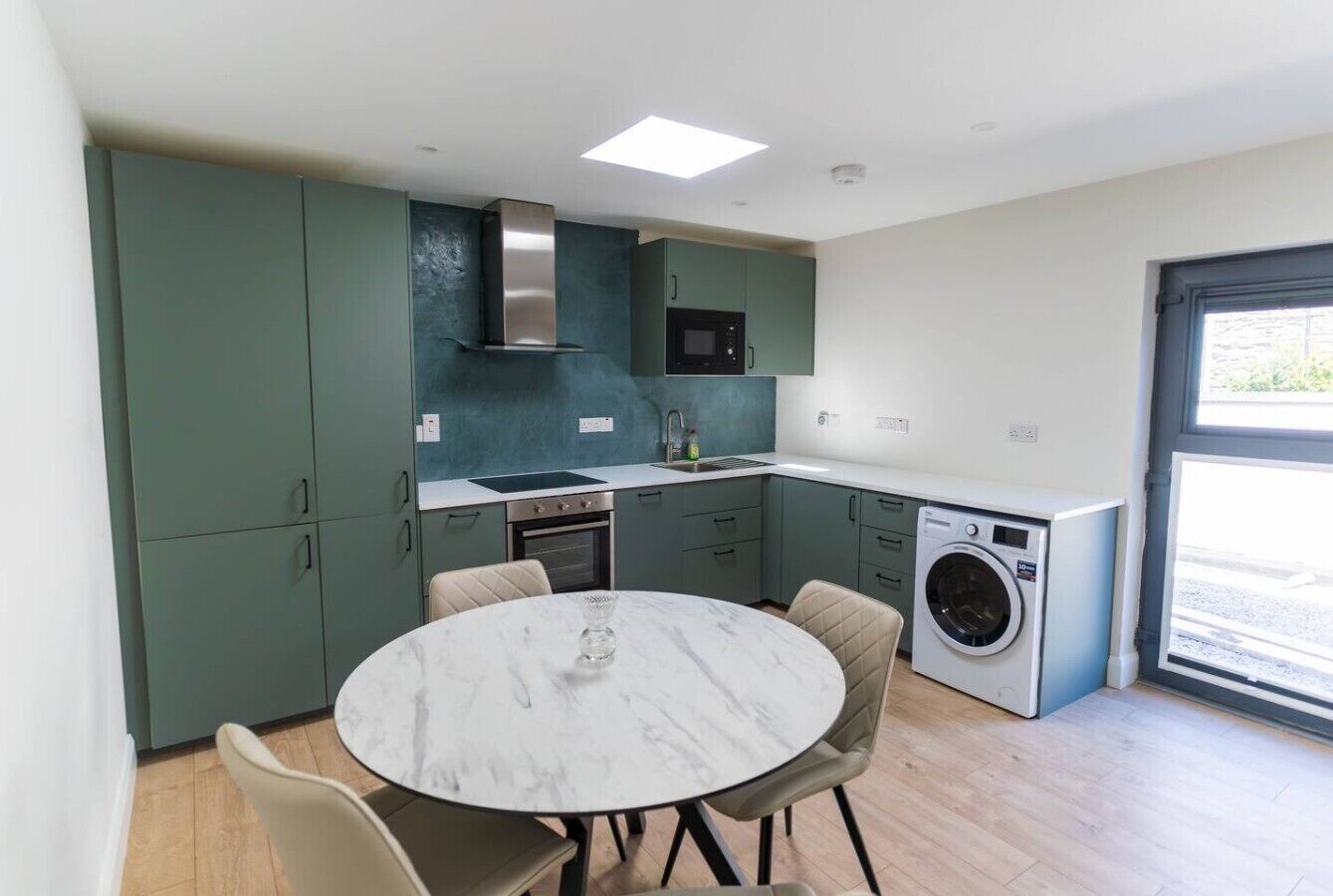 Fridge, microwave, stovetop