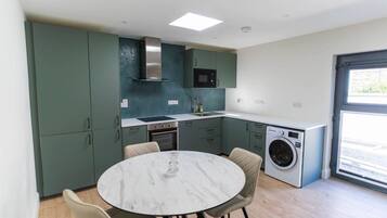 Fridge, microwave, stovetop