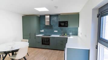 Fridge, microwave, stovetop