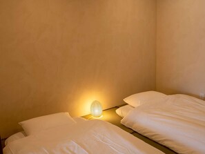 Unclassified image, 4 of 10, button - Kitsuji | A Small Traditional House in Nara | Accommodates up to 5 guests | 12 minutes from JR Nara Station | 3-minute walk to a convenience store (奈良市)