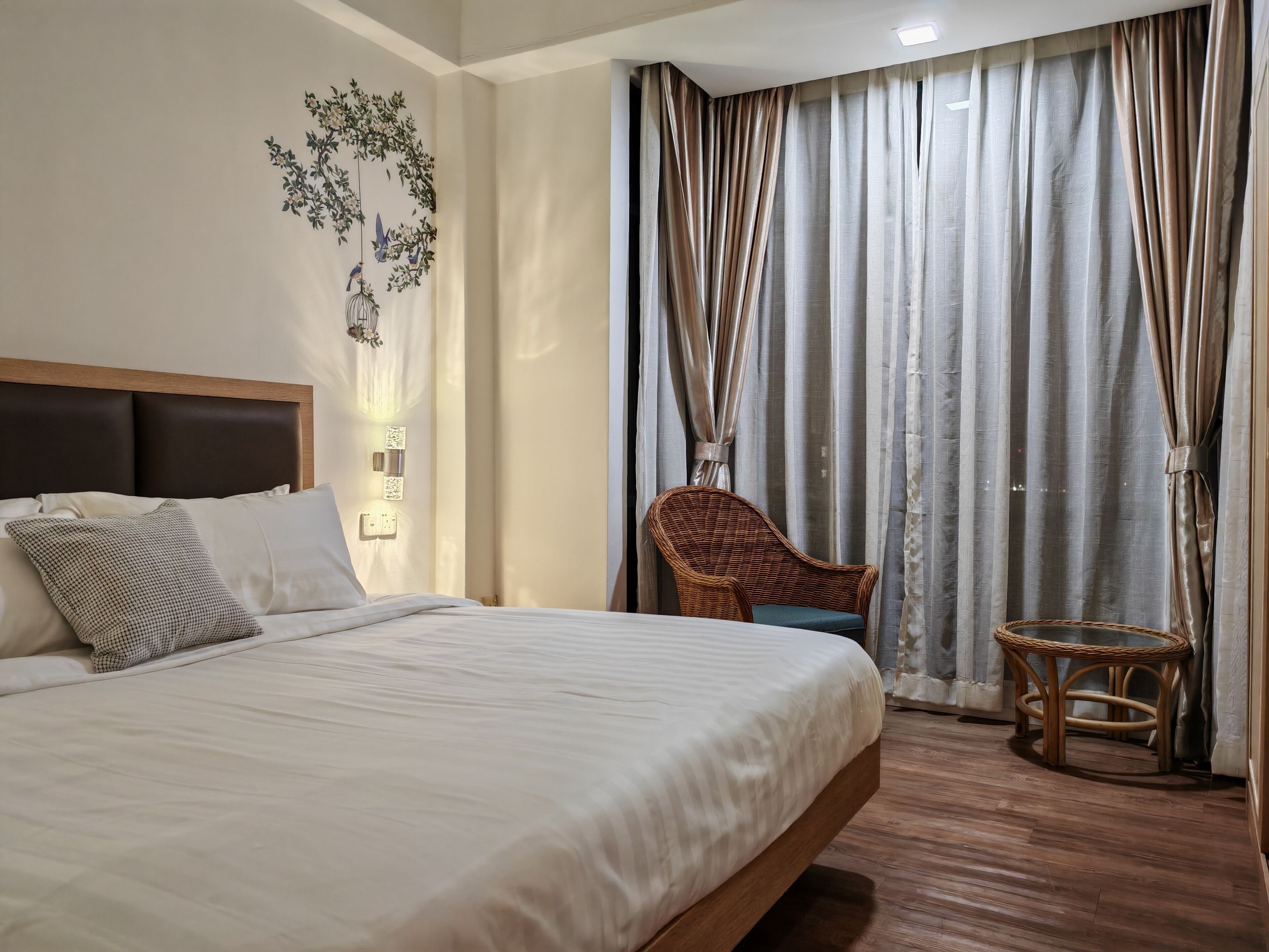 2 bedrooms, iron/ironing board, Internet, bed sheets