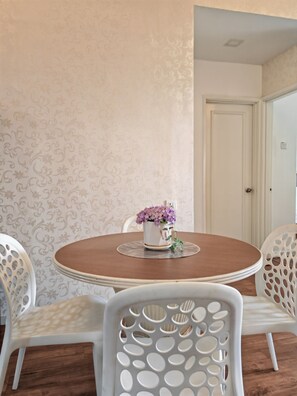 Dining - Seaview 2-bedroom apartment with AC in peaceful Melaka (Melaka)