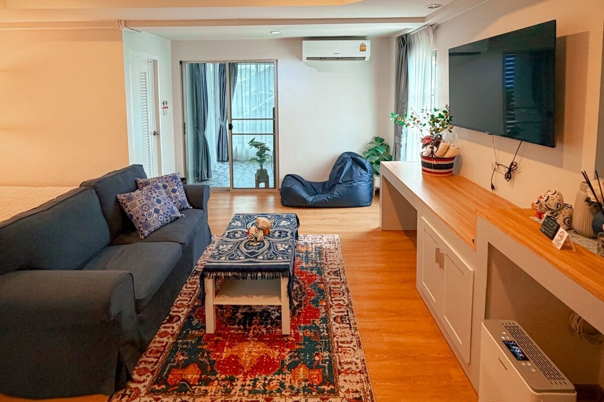 Luxury Room | Minibar, bed sheets