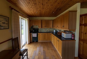 Fridge, microwave, oven, stovetop - Ruth`s House, Waterville (Waterville)