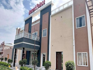 House | Exterior - Classic With Twin Bed Ummed Palace (Mathura)