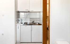 Coffee/tea maker, fridge, microwave, stovetop - Gorgeous apartment in Vodice with house sea view (Vodice)