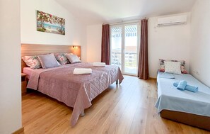 Free WiFi - Gorgeous apartment in Vodice with house sea view (Vodice)