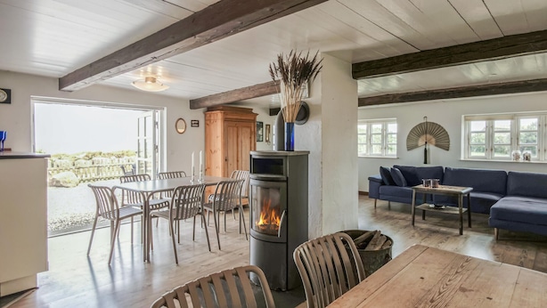 Unclassified image, 1 of 29, button - Lovely home in Grenaa with WiFi (Grenaa)