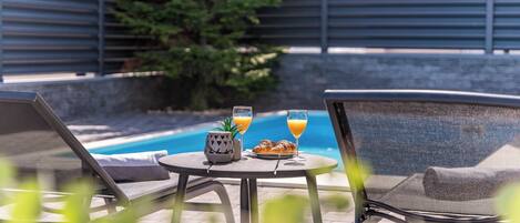 Standard-Haus, 5 Schlafzimmer, 2 Bäder (S Villa with Pool, Jacuzzi & Gym) | Pool