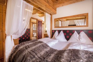 Reisekinderbett, kostenloses WLAN, Bettwäsche