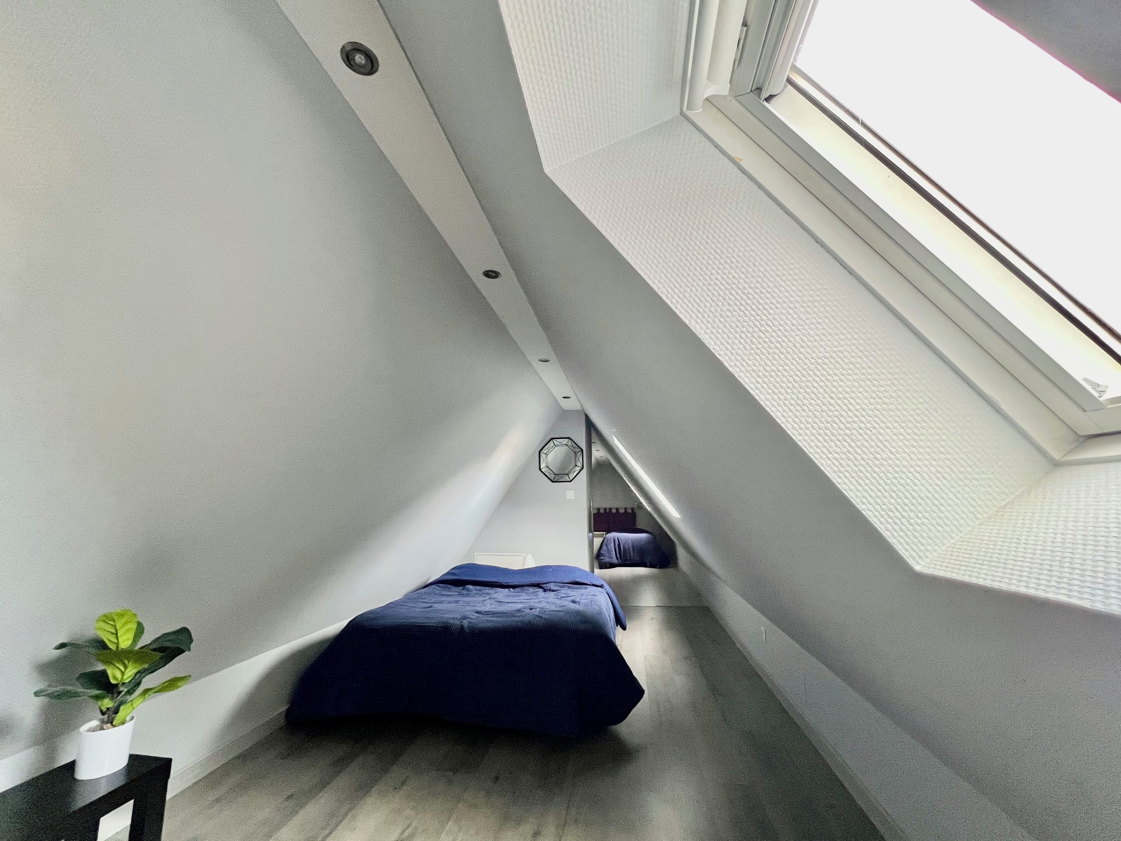 2 slaapkamers, een strijkplank/strijkijzer, reisbedje, gratis wifi