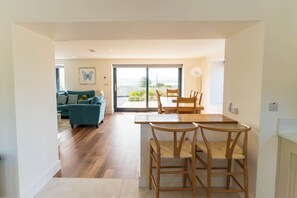 Interior - The Summit - Skellig Coast (Cahersiveen)