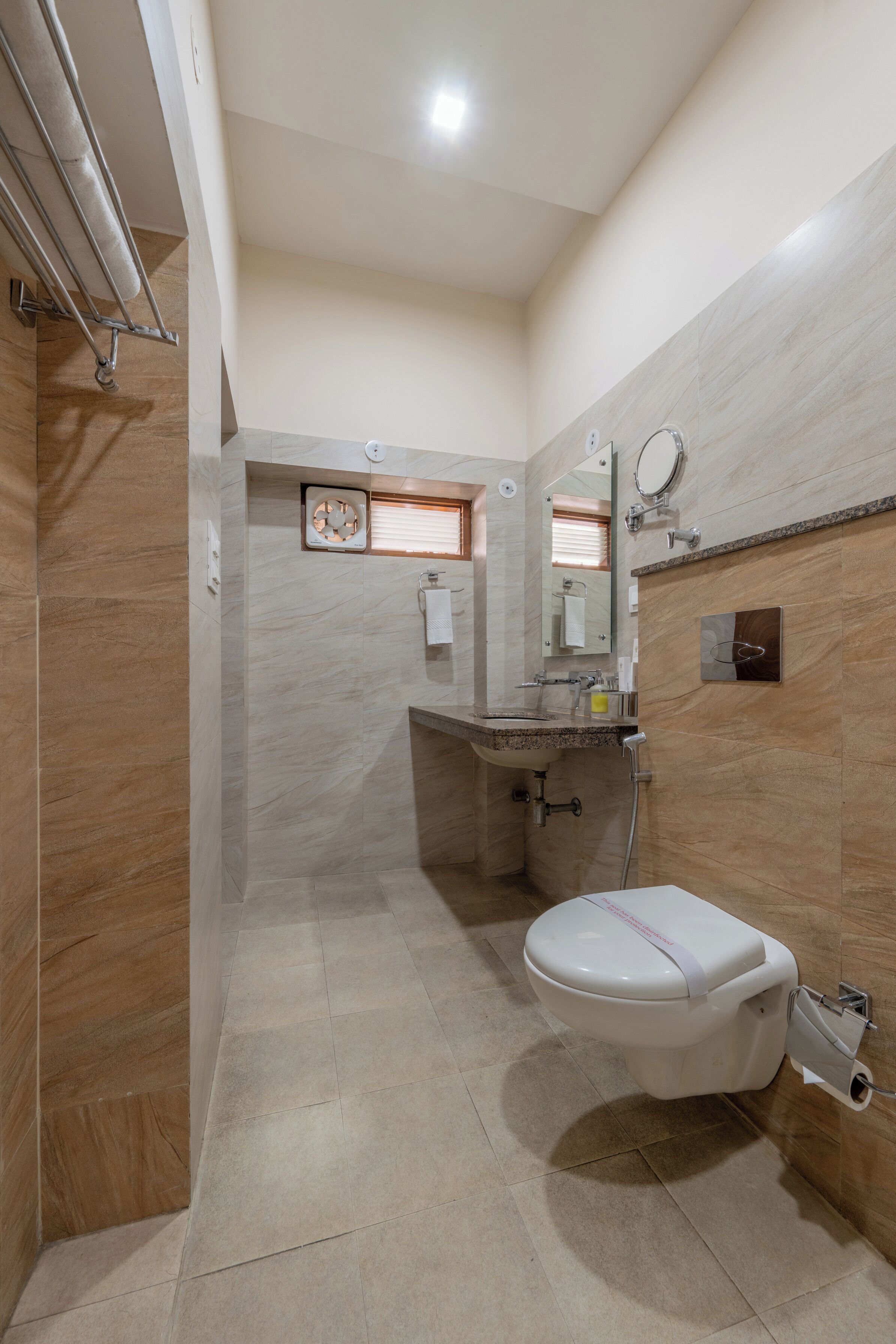 Kamar Double Deluks, pemandangan kota | Kamar mandi
