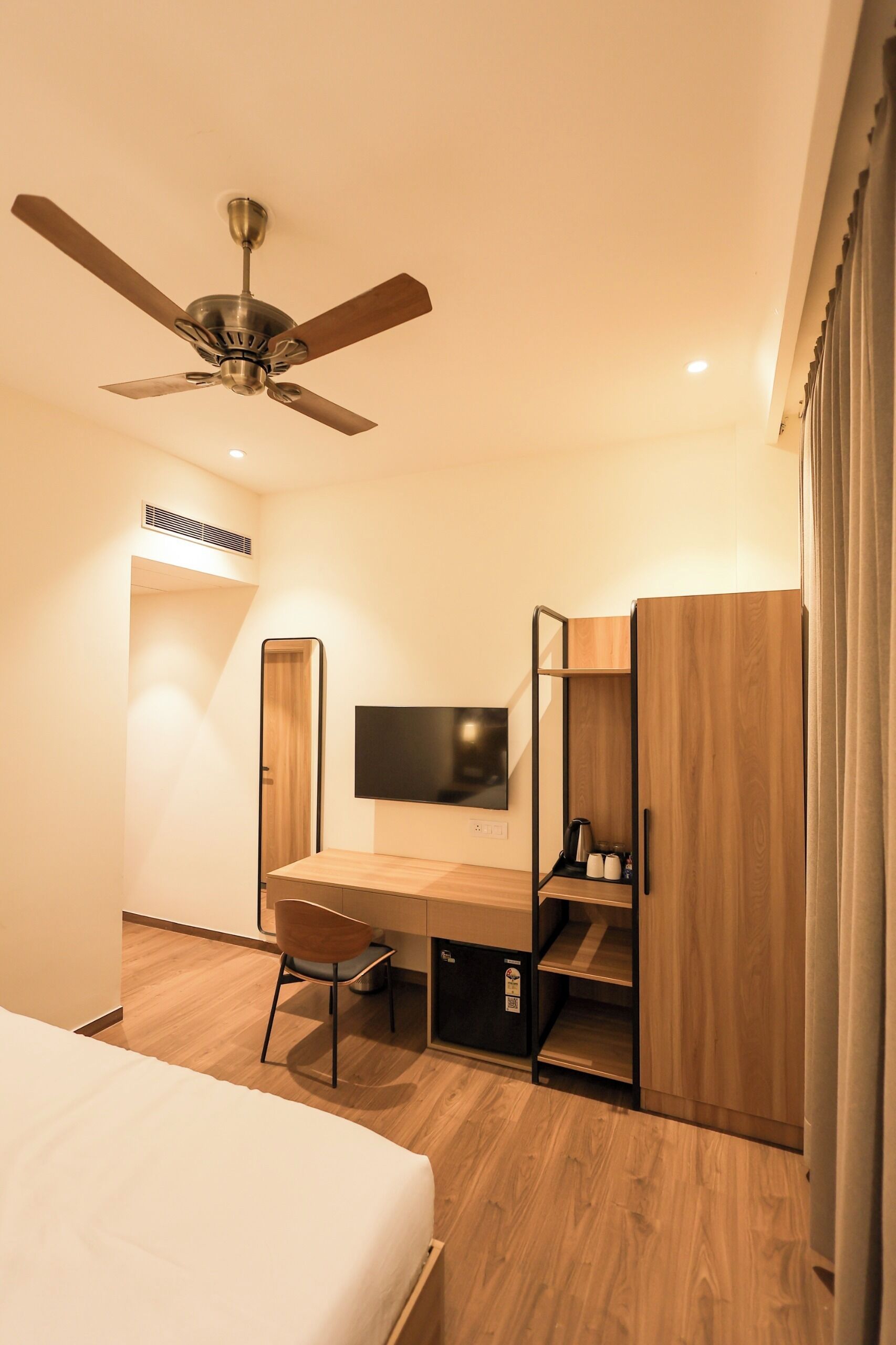In-room safe, desk, laptop workspace, free WiFi
