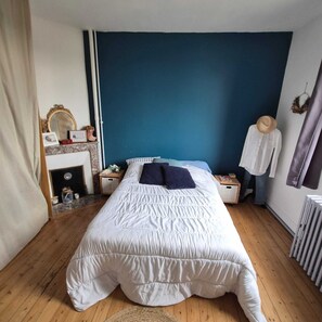 3 bedrooms, desk, iron/ironing board, WiFi - A charming house with a large garden, 3 bedrooms, and an unobstructed view. (Rouen)