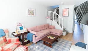 TV - Hidden Gem Townhouse - Cahersiveen (Cahersiveen)