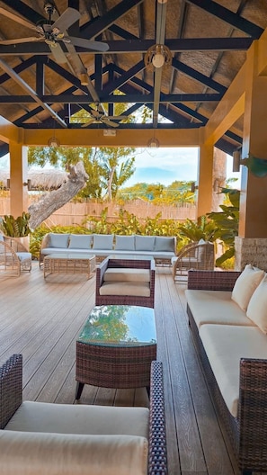 Deluxe Condo, Balcony, Beach View | Teres/patio