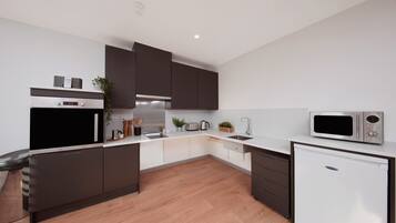 Studio, Accessible, Non Smoking | Private kitchen