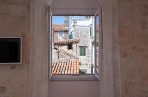 Interior - Red Double Room, Luxury Rooms Rustic Chic (Split)