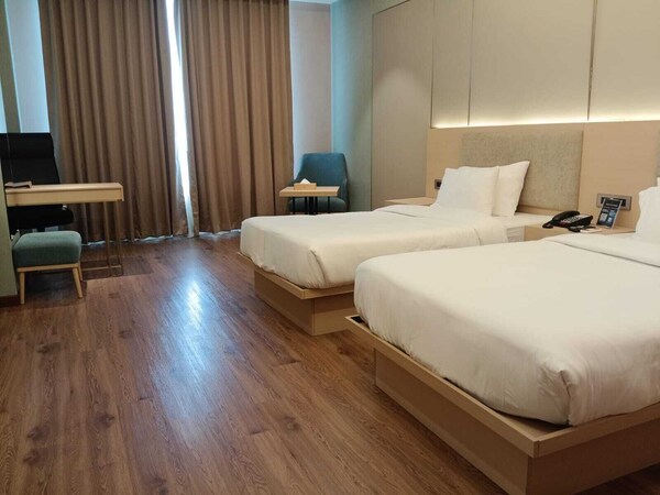 Hotel P4 City Center Jabalpur - Jabalpur