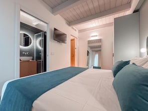 Superior-Doppelzimmer, Balkon, Stadtblick | Kostenloses WLAN