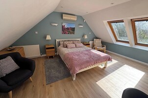 1 dormitorio, tabla de planchar con plancha, wifi gratis y ropa de cama