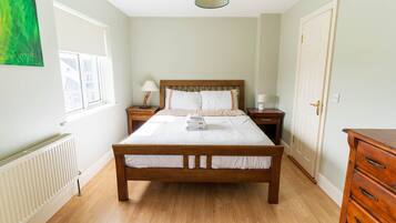 Iron/ironing board, travel cot, WiFi, bed sheets